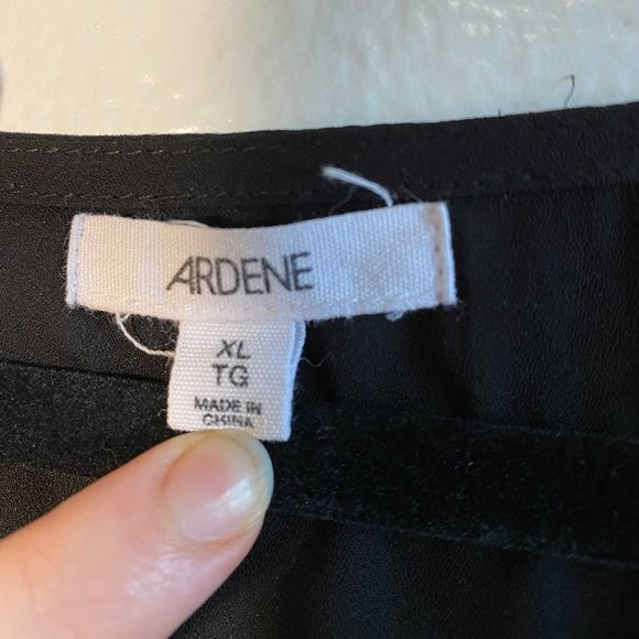 Black blouse with a tie center - Picture 2 of 4